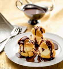 Profiteroles