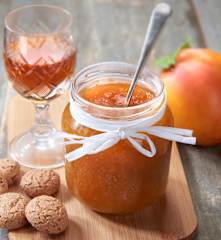 Confettura di pesche ed amaretti