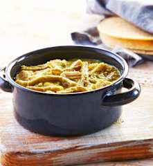 Pollo en salsa verde con nopales