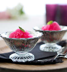 Παγωτό-Σορμπέ τριαντάφυλλο