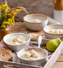 Krem z warzyw i gruszki z pulpetami z serem