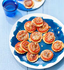 Minitartelettes fines tomates et comté