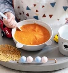 Soupe à la tomate, tuiles de fromage