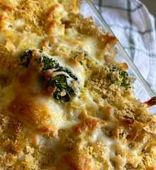 Gratinado de brócolos e quinoa com creme de couve-flor da Sena