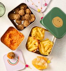 Pastabox: Nudelnester mit Gemüsesauce und Fleischbällchen