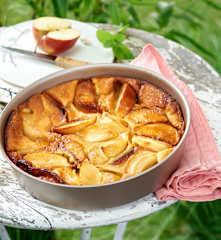 Clafoutis aux pommes et à la vanille