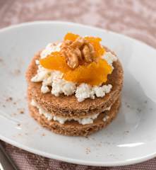 Bolinhos de noz com requeijão e doce de abóbora