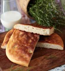 Focaccia con i fiocchi (di Erica Liverani)