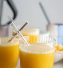 Succo mango, pesca e ananas