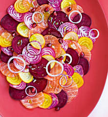 Carpaccio de saumon et betteraves multicolores