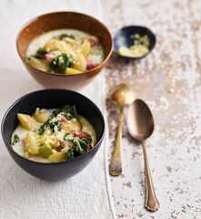 Sopa com salsicha e couve