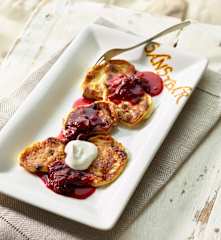 Quarkkeulchen mit Zwetschgen-Ragout
