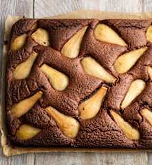 Pear, Chocolate and Hazelnut Cake