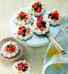 Beeren-Zitronen-Pavlovas