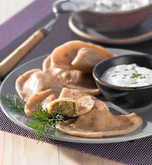 Nudeltaschen mit Linsenfüllung