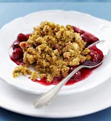 Süßer Couscous mit Kirschen