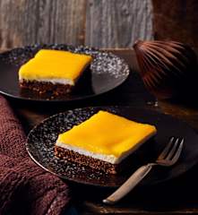 Schoko-Nuss-Kuchen mit Mango