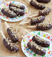 Bananitas bañadas en chocolate con crocante