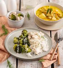 Zupa fasolkowa; Kurczak z brokułami i ryżem