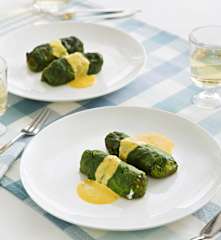 Rollos de acelga con merluza para dos