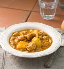 Estofado de pavo a la provenzal con patatas y champiñones