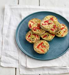 Miniquiches sem massa de curgete, cenoura e pimento