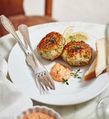 Bretonische Fischfrikadellen auf Tomaten-Aioli