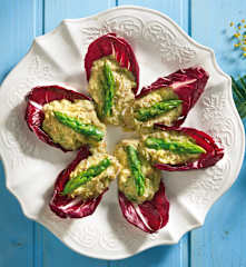 Barchette agli asparagi e salmone