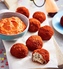 Geflügelfrikadellen mit Mandelsauce