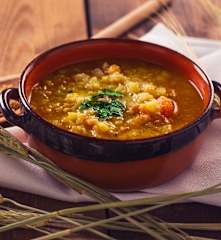 Dinkelsuppe nach Bauernart