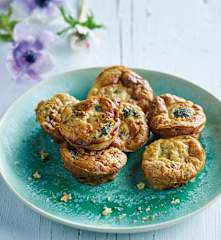 Miniquiches de brócolos e Roquefort