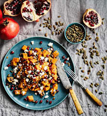 Salada de batata-doce, romã e feta