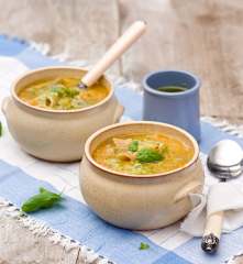 Prowansalska zupa warzywna z domowym pesto