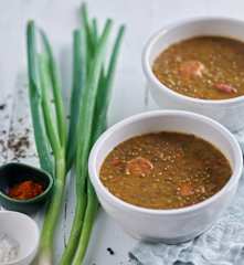 Gulasz z zielonej soczewicy i chorizo