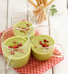 Velouté glacé aux petits pois