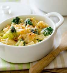 Broccoli and three cheese pasta bake