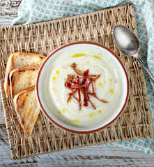 Vellutata di asparagi bianchi e prosciutto crudo (senza glutine)