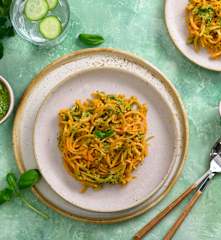 Spaghetti de patate douce, pesto aux herbes
