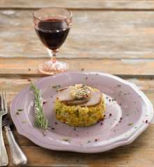 Risoto de cenoura e lombinhos com manteiga aromatizada