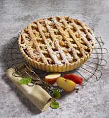 Apfelkuchen mit Weinteig