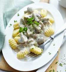 Gnocchi mit Gorgonzola-Champignon-Sauce
