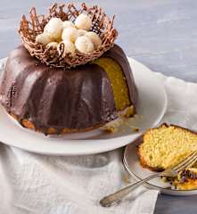 Tarta de Pascua de zanahoria y tres chocolates al aceite de oliva virgen extra