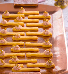 Cucchiaini di sfoglia con mousse al prosciutto cotto