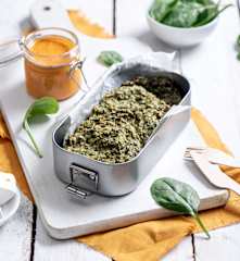 Placki szpinakowe z dipem serowo-paprykowym