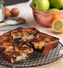 Bizcocho veteado de manzana