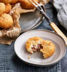 Arancini com recheio de carne picada
