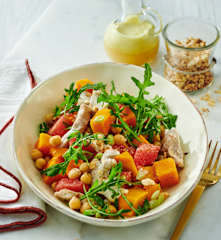 Kichererbsensalat mit Pampelmuse und Hähnchen