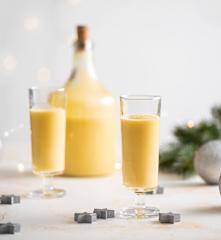 Pomarańczowy likier jajeczny