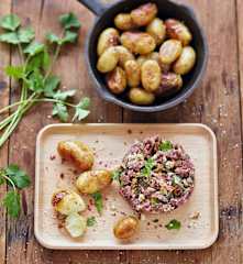 Tartare de canard aux noix et aux figues