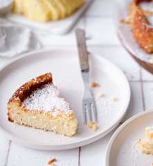 Torta morbida yogurt, ananas e cocco